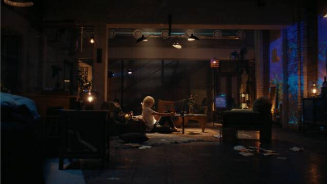 세븐틴의 에어비앤비에 구현된 뮤직비디오 장면