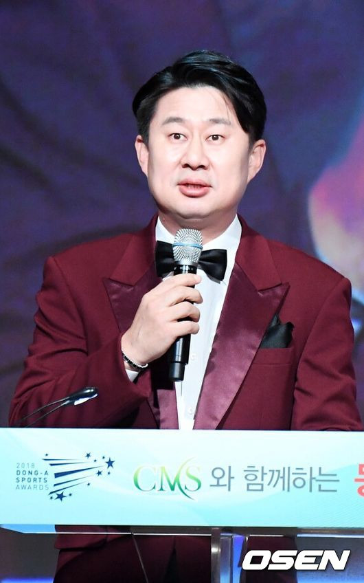 [OSEN=지형준 기자] 개그맨 남희석과 최희 아나운서가 11일 오전 서울 광화문 포시즌스호텔에서 열린 '2018 동아스포츠대상'에 참석해 진행을 하고 있다. /jpnews@osen.co.kr