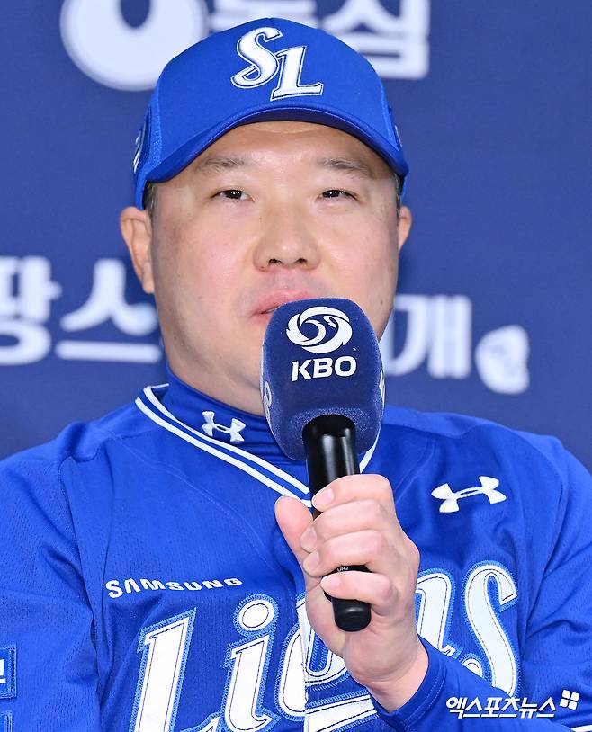 20일 오후 광주 라마다플라자 바이 윈덤 충장 호텔 라벤더홀에서 열린 '2024 신한 SOL Bank KBO 한국시리즈' 미디어데이, 삼성 박진만 감독이 질문에 답하고 있다. 광주, 김한준 기자