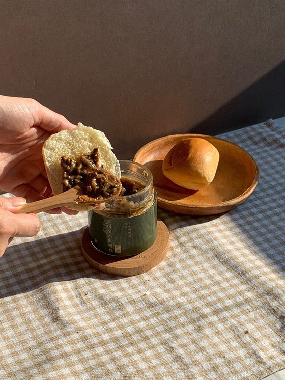 경기도농업기술원에서 로스팅한 표고에 버터와 계란을 혼합해 초콜릿 맛이 나도록 만든 버섯 스프레드. ⓒ경기도농업기술원