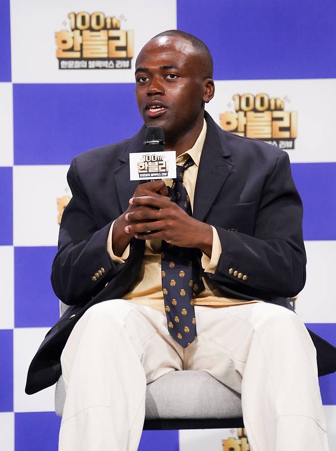 방송인 조나단이 21일 오전 온라인 사전녹화 형식으로 공개된 JTBC ‘한문철의 블랙박스 리뷰’ 100회 기념 기자간담회에 참석해 발언하고 있다. 사진 JTBC