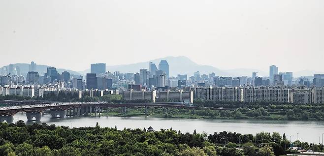 재건축을 추진 중인 서울 강남구 압구정동 아파트 단지들. /뉴스1