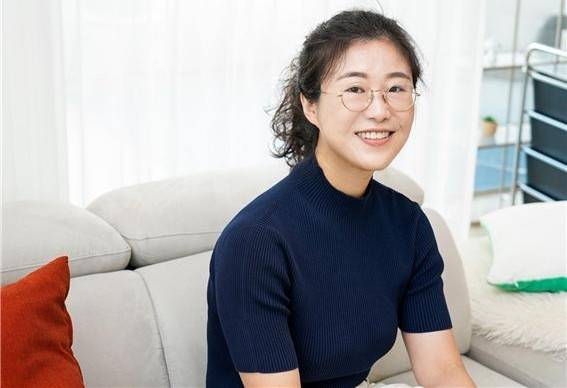 ▲조유진 작가는 매일매일 성실하게 보냈던 경험이 작가생활에 좋은 자양분이 된다고 말했다 [본인 제공]