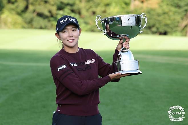 박보겸이 22일 발표된 여자골프 세계랭킹에서 132위로 70계단 상승했다. 지난 20일 KLPGA 투어 상상인 한경와우넷 오픈에서 통산 2승을 달성한 박보겸. ｜KLPGA 제공