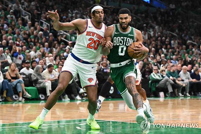 공격하는 제이슨 테이텀 [Getty Images via AFP=연합뉴스]