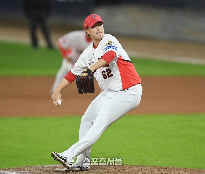 KIA 투수 정해영이 23일 광주-기아 챔피언스 필드에서 열린 삼성과 2024 KBO 한국시리즈 2차전 9회 역투하고 있다. 광주 | 최승섭기자 thunder@sportsseoul.com