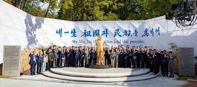 ▲ '영남대학교 설립자 박정희 선생' 동상 제막식 [영남대학교]