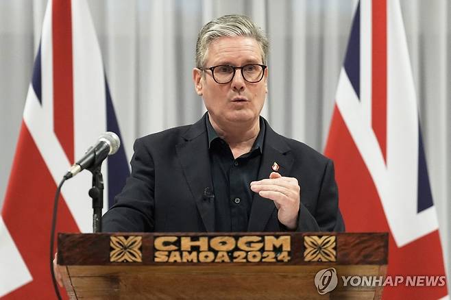 키어 스타머 총리 (사모아 AFP=연합뉴스) 키어 스타머 영국 총리가 26일(현지시간) 남태평양 섬나라 사모아열린 영연방 정상회의(CHOGM)에서 발언하고 있다. 2024.10.26 photo@yna.co.kr [재판매 및 DB 금지]