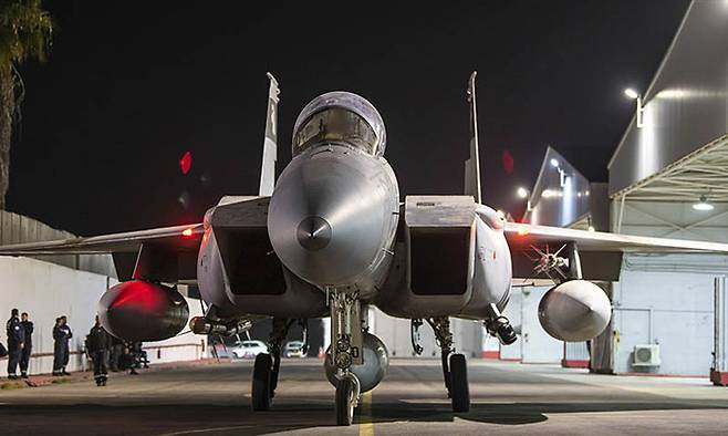 이스라엘 공군 비행기가 26일(현지시간) 이란 공격을 위해 출발하고 있다.&nbsp;이스라엘 육군 제공