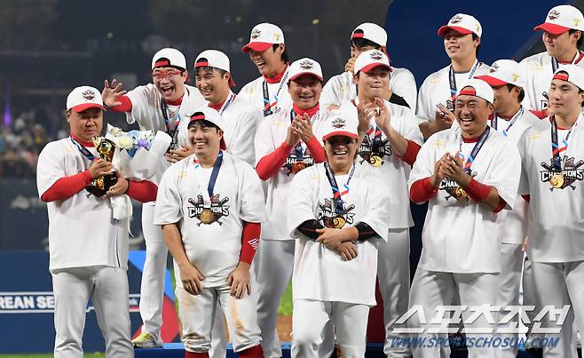 한국시리즈 MVP 발표 직전 김선빈 빼고 이미 누가 수상할지 다 알고 있는 KIA 타이거즈 선수들