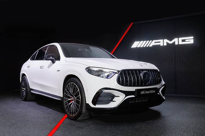 사진 : 벤츠 AMG GLC 43 4MATIC 쿠페 AMG 서울 에디션