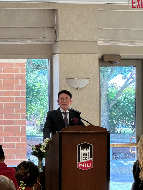 Min Byoung-chul, founder of Sunfull Foundation, speaks during his acceptance speech for the 2024 Alumni Achievement in Business and Industry Award at Northern Illinois University, his alma mater, in Illinois, United States, on Oct. 18. [SUNFULL FOUNDATION]