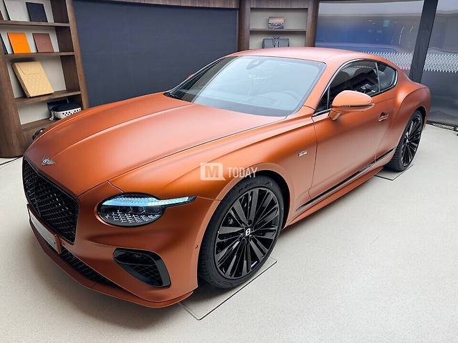 사진 : 벤틀리 더 뉴 컨티넨탈 GT 스피드