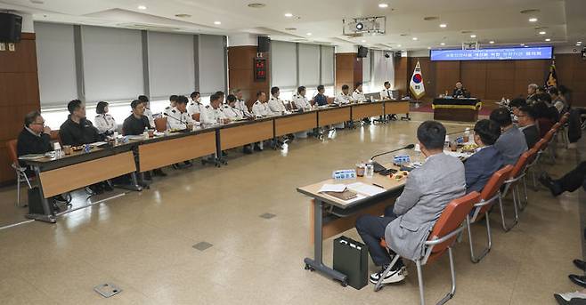 [대전=뉴시스] 대전경찰청이 최근 교통안전시설물 신설·보강 추진 성과 및 교통 관련 유관기관과 협업 강화를 위해 협의회를 열었다. (사진=대전경찰청 제공) 2024.10.30. photo@newsis.com *재판매 및 DB 금지