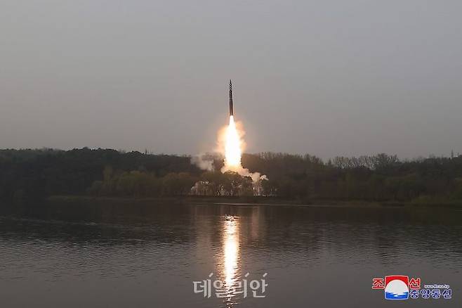 북한의 대륙간탄도미사일(ICBM) 발사 장면(자료사진) ⓒ조선중앙통신