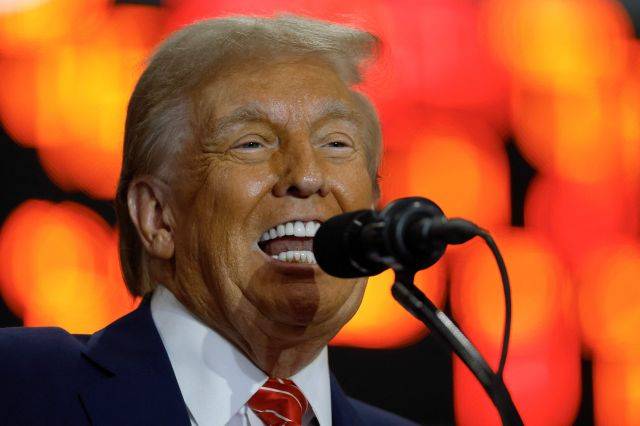 미국 공화당 대선 후보인 도널드 트럼프 전 대통령이 30일(현지시간) 노스캐롤라이나주 록키마운트 유세에서 연설하고 있다. AFP연합뉴스