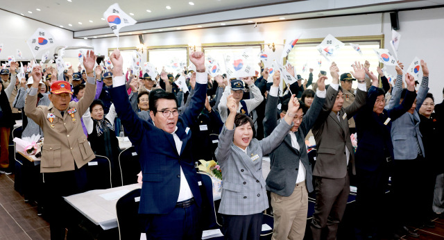 ▲보령시가 9개 보훈단체 회원과 가족 등 300여 명을 초청해 보훈가족 위안행사를 갖고 있다 ⓒ보령시