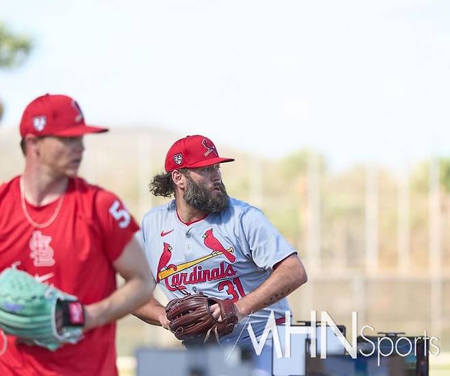 (세인트루이스 시절의 선발투수 랜스 린(오른쪽))