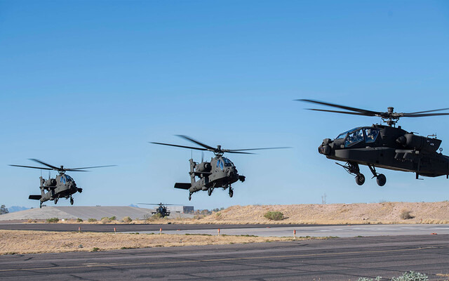 공격 무기로 꼽히는 대형 공격헬기인 미국 아파치(AH-64) 모습. 보잉 누리집