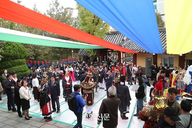 제42회 남이장군 사당제가  1일 서울 용산구 용문동에 있는 남이장군사당에서 열리고 있다. 2024.11.1. 정지윤 선임기자