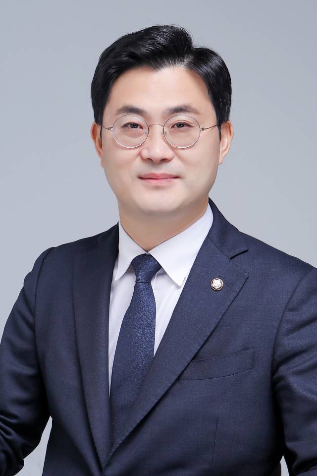 ▲이정문 의원이 ‘제대군인 예우 강화와 참전유공자 지원을 위한 개정법률안’을 대표 발의했다 ⓒ프레시안 DB
