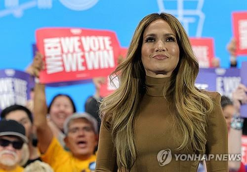 미국 민주당 대선 후보 해리스 부통령 지원 유세 나선 제니퍼 로페즈 [AFP=연합뉴스]