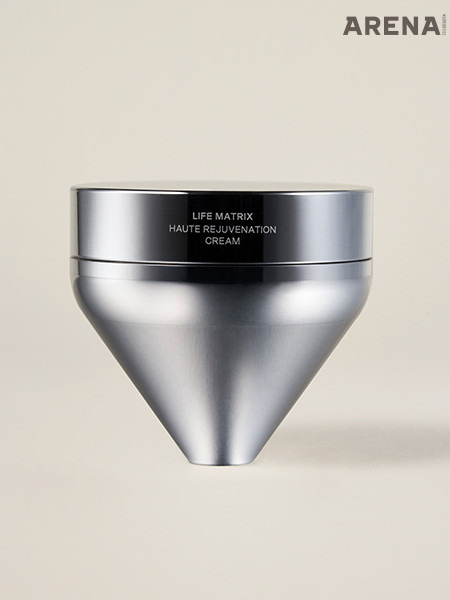 LA PRAIRIE 카렌듈라 꽃 추출물이 피부 수분 장벽을 강화하는 라이프 매트릭스 오뜨 레쥬베네이션 크림 50mL 263만3000원대 라프레리 제품.