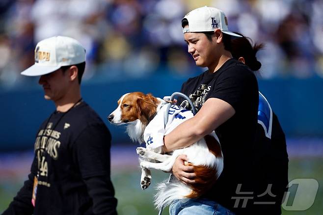 WS 우승 행사에 참석한 오타니.ⓒ AFP=뉴스1