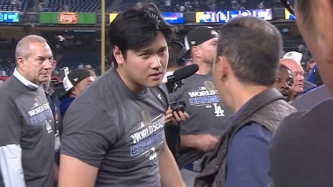 “화난 모습 처음”…오타니, 다저스 우승날 日 취재진 노려본 이유_1.jpg