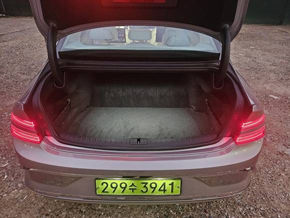 제네시스 G80 전동화 모델 트렁크. [사진=홍성효 기자]