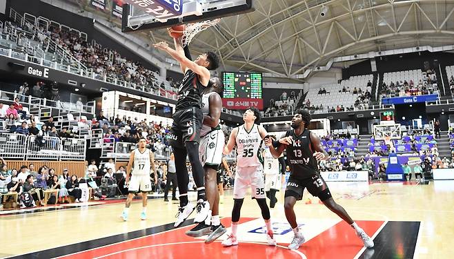 2일 kt와 DB의 경기 모습.  [KBL 제공. 재판매 및 DB 금지]