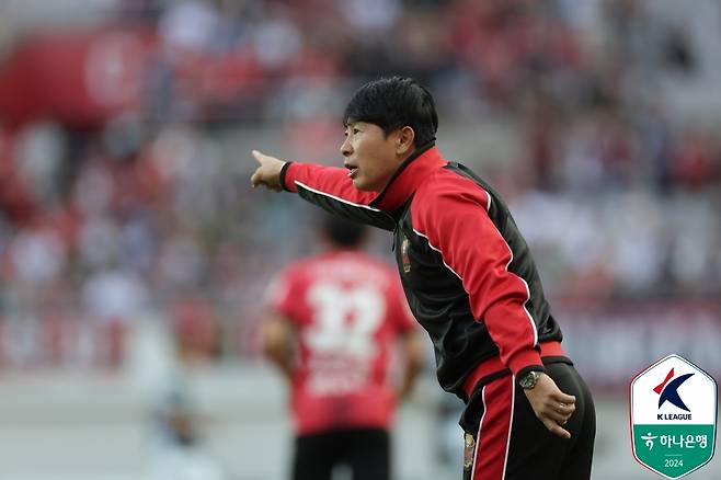 선수들을 독려하는 FC서울 김기동 감독 [한국프로축구연맹 제공. 재판매 및 DB 금지]