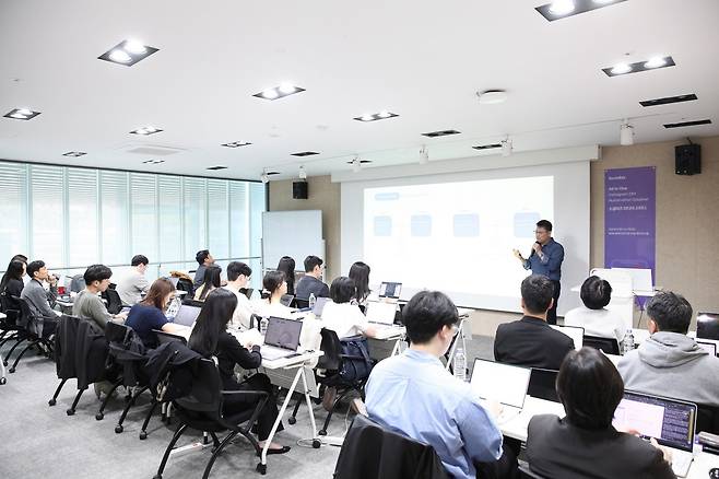 NHN데이터가 30일 경기 성남 판교 NHN 사옥에서 자사 인스타그램 다이렉트 메시지(DM) 자동화 설루션 '소셜비즈'를 주제로 설명회를 열었다. (NHN데이터 제공)