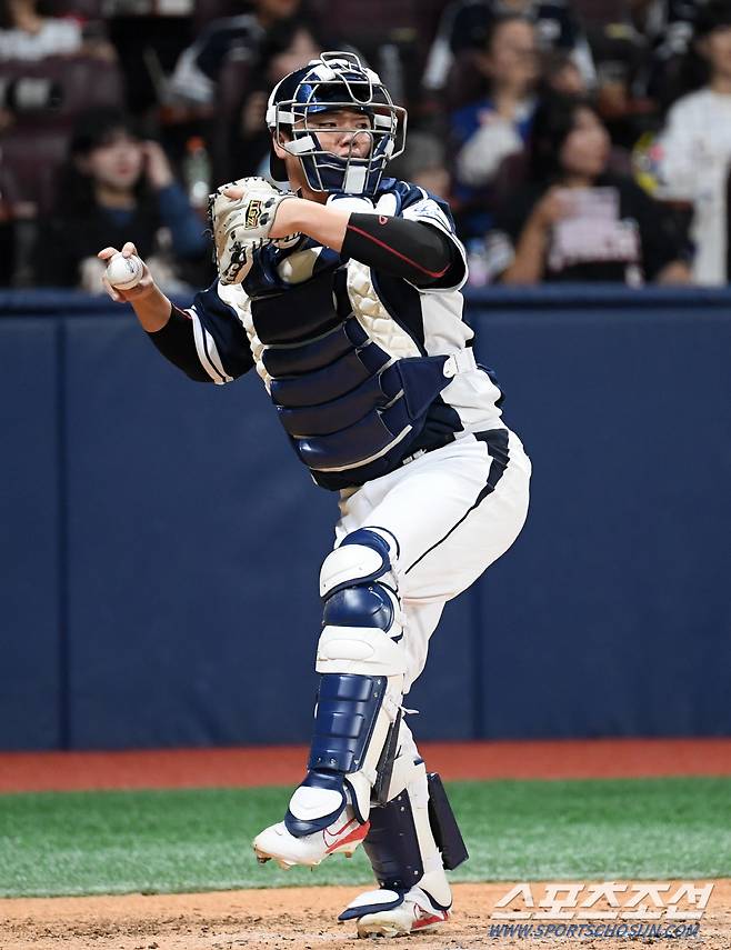 2024 WBSC 프리미어12 대한민국 야구 대표팀과 쿠바 대표팀의 평가전이 2일 서울 고척스카이돔에서 열렸다. 포수 한준수가 수비를 하고 있다. 고척=박재만 기자 pjm@sportschosun.com/2024.11.02/