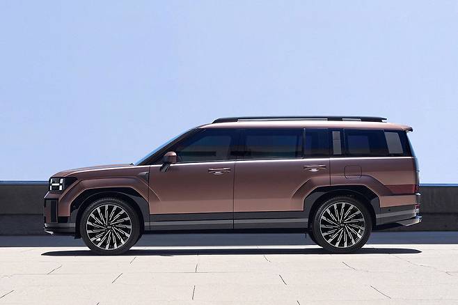 싼타페 하이브리드 측면