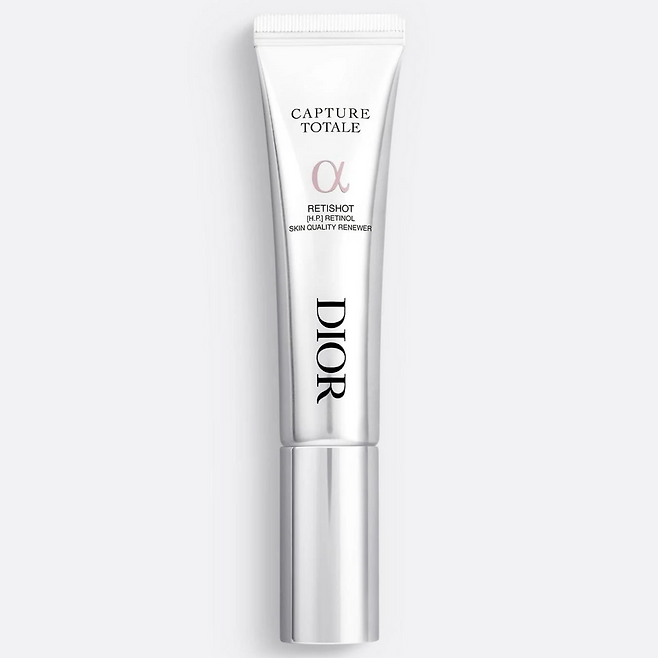 디올 캡춰 토탈 레티샷 안정화한 고순도 레티놀 0.1%와 레티노이드 2종에 론고자 추출물을 더한 복합체가 시간 차를 두고 강력하게 작용한다. 20mL 16만원.