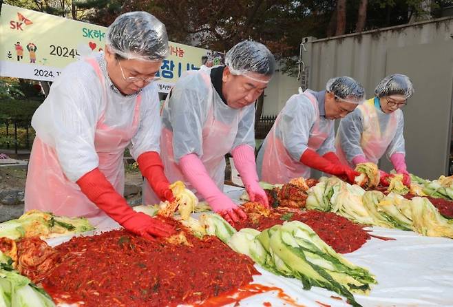 이일우 SK 하이닉스 부사장, 이범석 청주시장(왼쪽 첫번째,두번째).   청주시 제공