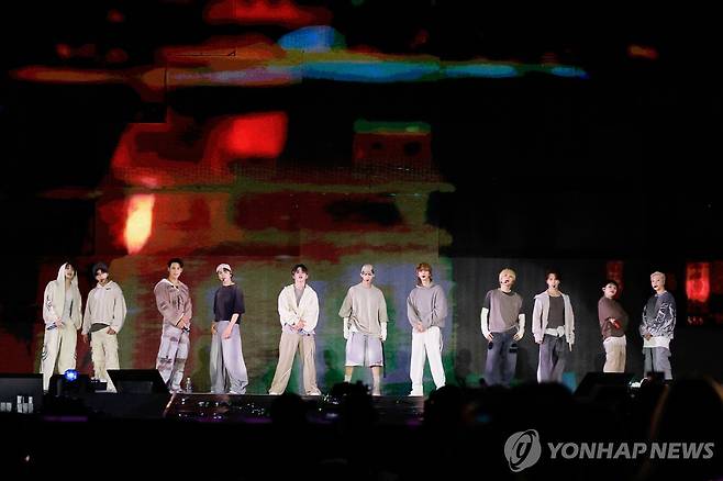 그룹 세븐틴 새 월드투어 '라이트 히어'(RIGHT HERE) [플레디스엔터테인먼트 제공. 재판매 및 DB 금지]