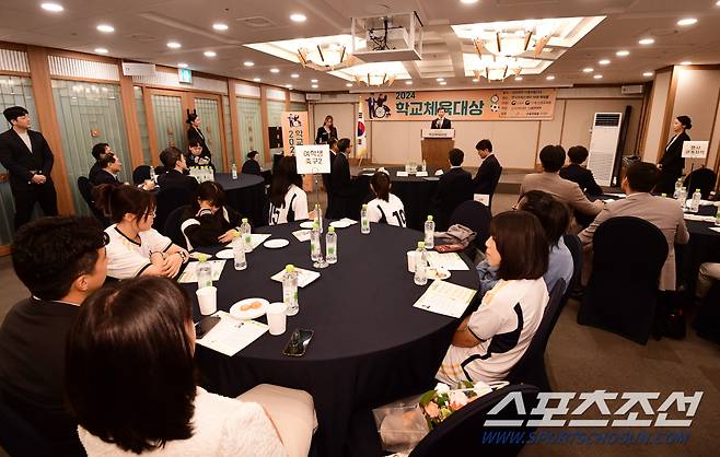 6일 서을 프레스센터에서 열린 2024학교체육대상 시상식. 축사를 하고 있는 대한축구협회 정몽규 회장. 태평로=송정헌 기자songs@sportschosun.com/2024.11.06/