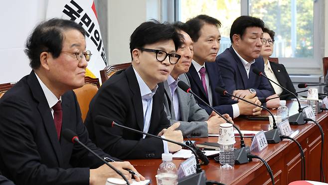 People Power Party Chair Han Dong-hoon speaks in an emergency intra-party meeting on foreign affairs and security matters at the National Assembly on Wednesday. (Yonhap)