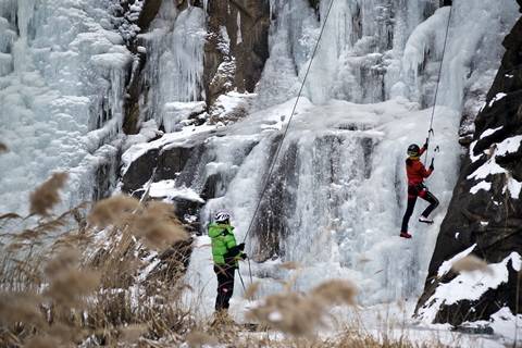 산악부 연합등반에서 만나 등반으로 연애한 이들 부부는 지금도 자일파트너로 살고 있다.
