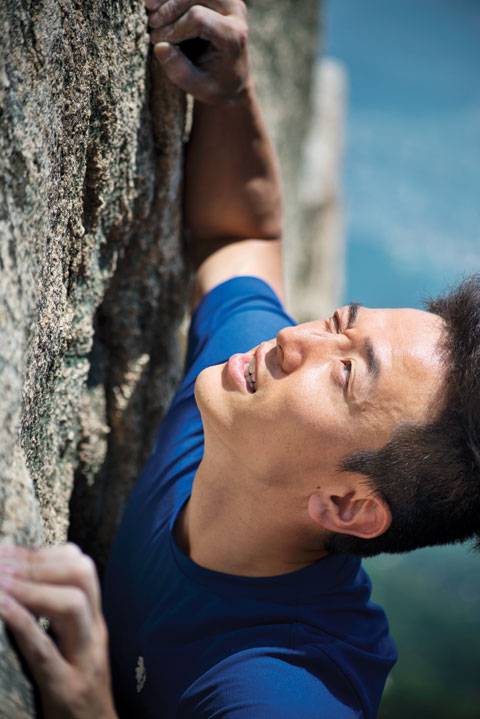 김한진은 이목구비가 뚜렷한 훈남 총각 강사다.