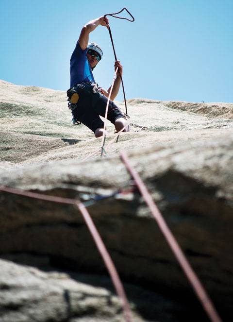 능숙하게 로프를 당기는 김한진.
