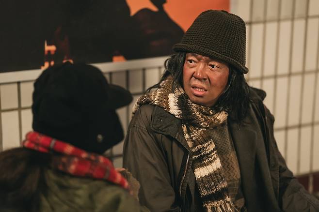 디즈니플러스 오리지널 드라마 ‘강매강’에서 무중력 역을 연기한 배우 박지환 출연장면. 사진 월트디즈니컴퍼니 코리아