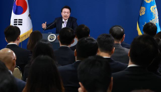 ▲ 윤석열 대통령이 7일 오전 서울 용산 대통령실 청사 브리핑실에서 ‘대국민담화 및 기자회견’을 하고 있다. 연합뉴스