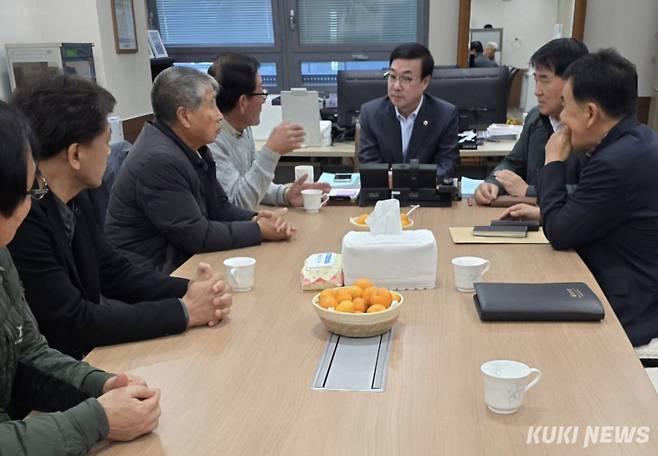 충남도의회 박기영 의원이 공주시 이인면 만수리 지역에 추진되고 있는 특정산업폐기물처리장 설치 움직임과 관련해 강력한 반대 입장을 표명했다.  