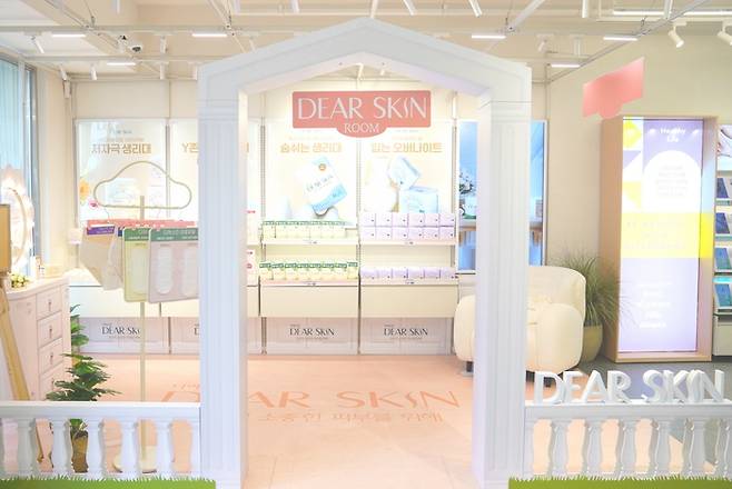 디어스킨이 ‘올리브영 관악타운점’에 연 단독 팝업스토어. (사진 제공=깨끗한나라)