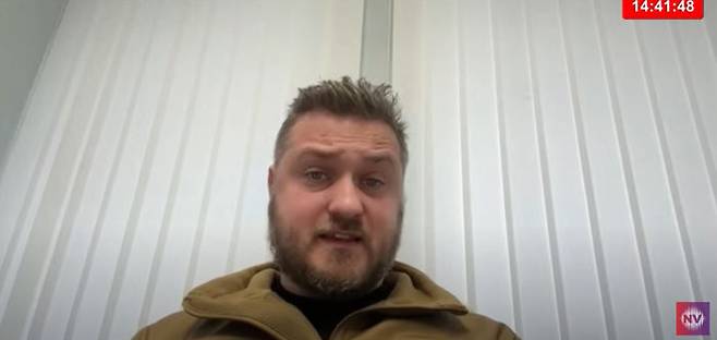 안드리 코발렌코 우크라이나 국가안보방위원회 산하 허위정보대응센터장이 우크라이나 언론 NV에 출연해 쿠르스크주에서 일어난 북한군과의 교전에 대해 설명하고 있다. [NV 유튜브 캡처]
