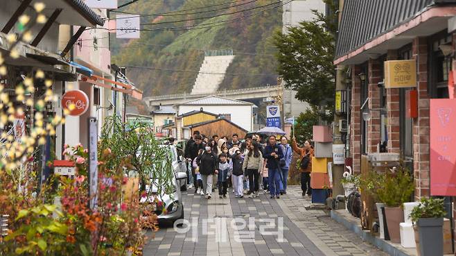 ‘마을호텔 18번가’의 골목길