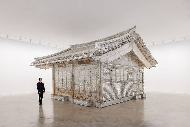 서도호, Rubbing/Loving Project: Seoul Home, 2013-2022. Installation view at Museum of Contemporary Art Australia, Sydney, Australia. ⓒ Do Ho Suh. Photography by Sebastian Mrugalski. (사진=제네시스)